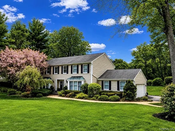 10 Mink Lane, East Setauket, NY 11733