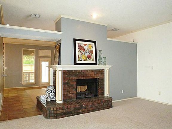 5th image of 2512 Carrie Ln