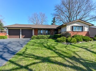 722 Penrith Ave, Elk Grove Village, IL 60007