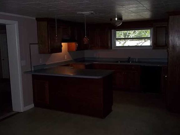 4th image of 10210 Bowman Ave