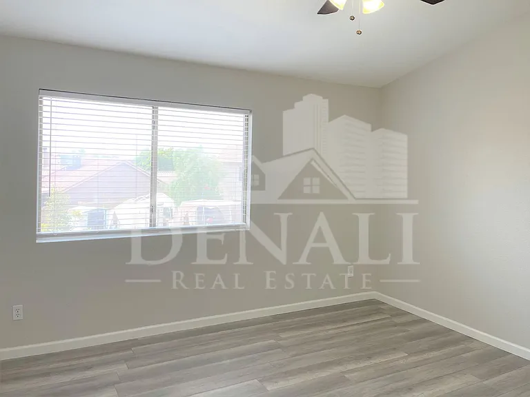 8535 W Vogel Ave — Photo 15