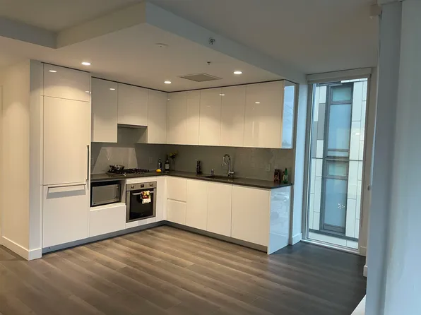 8138 Fraser St #210, Vancouver, BC V5X 0J8