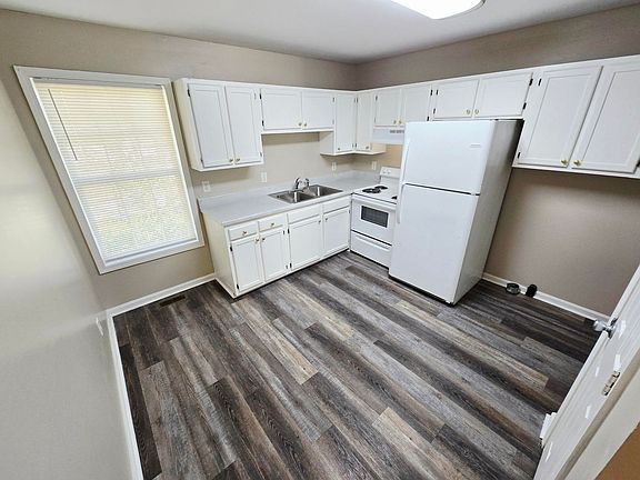 4th image of 1016 Washington St APT D
