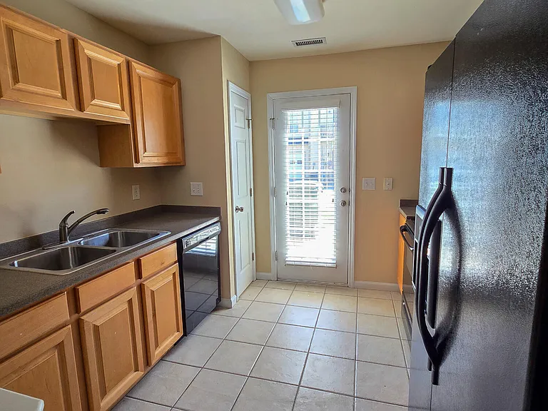 9819 Layla Ave — Photo 9
