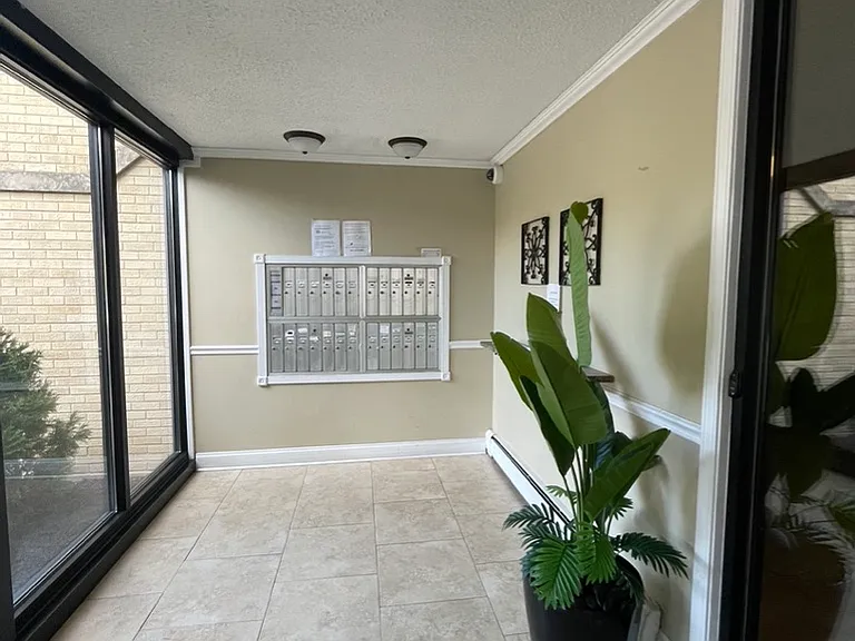 318 N Salem Ave #1 — Photo 13