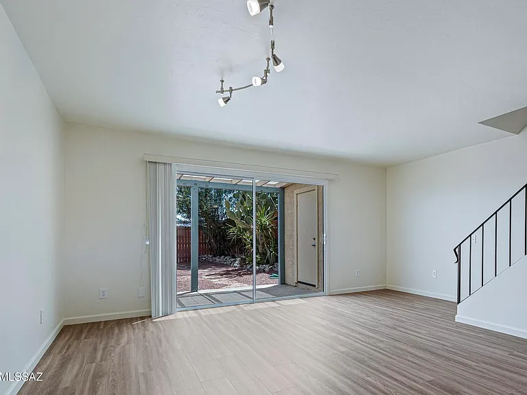 2616 W Ironcrest Dr — Photo 8