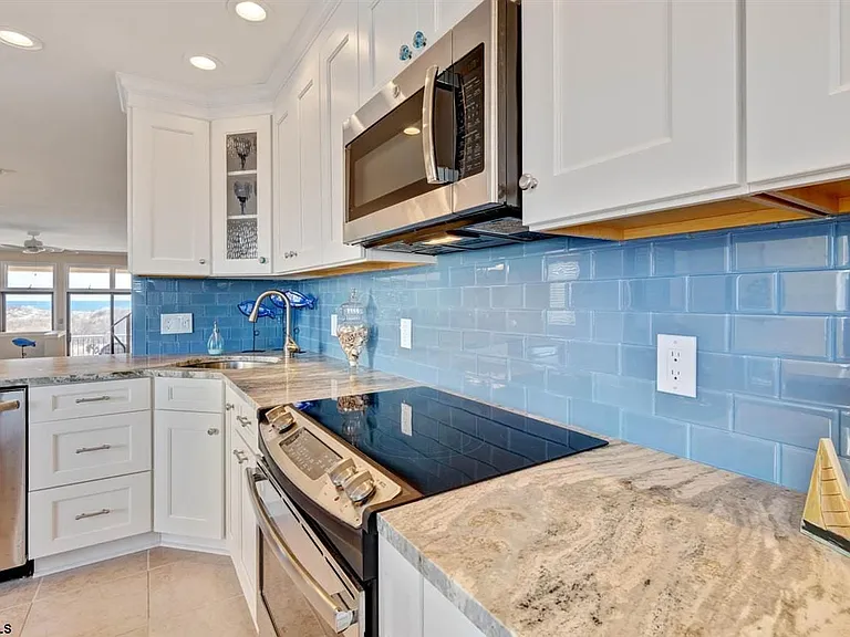1304 Ocean Ave #1304 — Photo 18