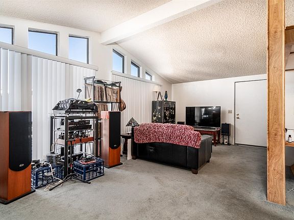 5th image of 2400 W Valley Pkwy Spc 132