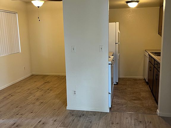 2nd image of 3150 E Bellevue St
