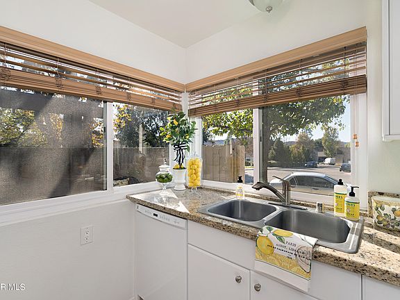 4th image of 2668 La Paloma Cir