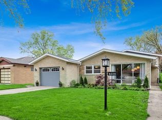 9225 Kildare Ave, Skokie, IL 60076