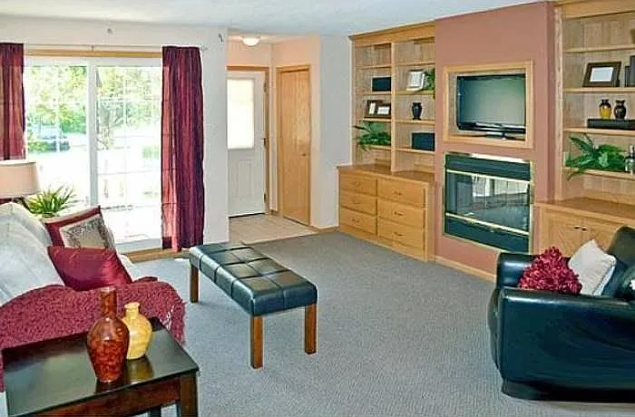 4045 Crystal Cir — Photo 3