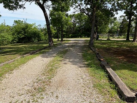 3rd image of 26876 Farm Rd 1170