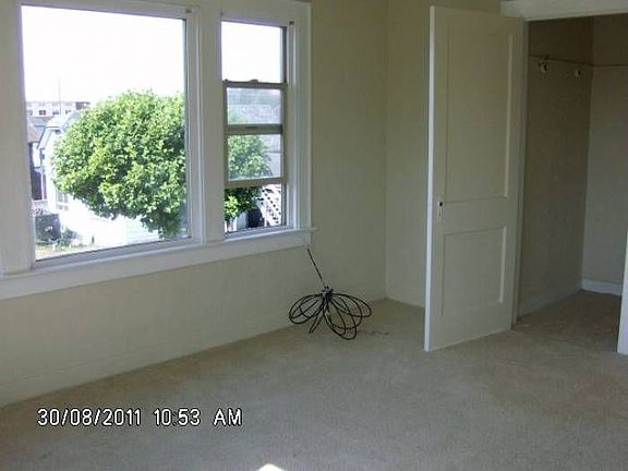 5th image of 800 E 1st St APT 3