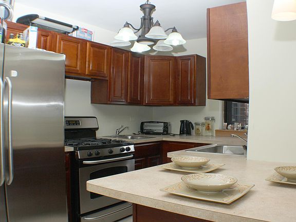 2nd image of 2821 Kings Hwy APT 6H
