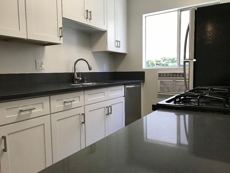 1st image of 7261 Franklin Ave #3