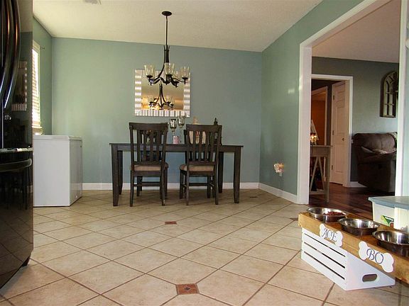 3rd image of 245 Benjamin Dr