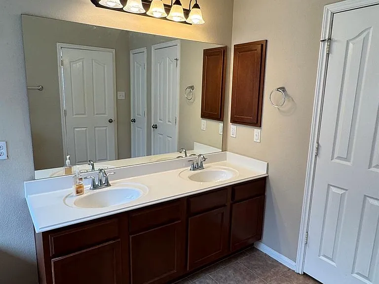 10006 Kendahlwood Ln — Photo 12
