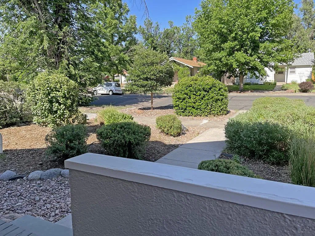 1030 Custer Ave. — Photo 4