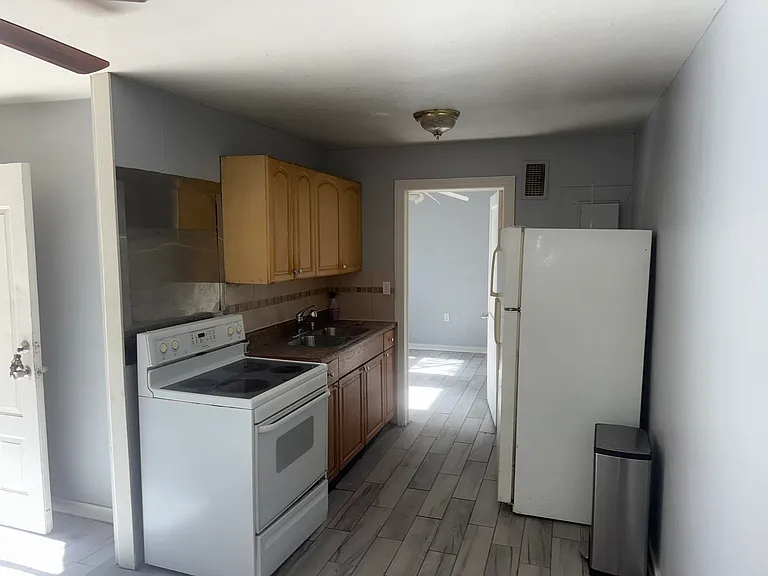 103 S Moody Ave #A — Photo 6