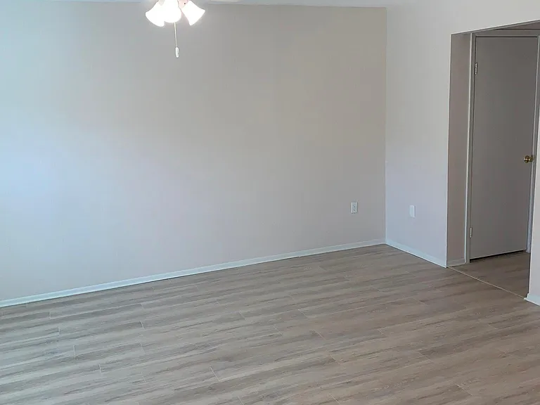 618 Reppert St #7 — Photo 8
