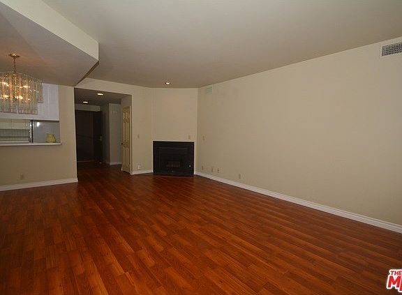 3rd image of 211 S Poinsettia Pl APT 6