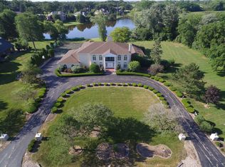 1 Horseshoe Ln, Lemont, IL 60439