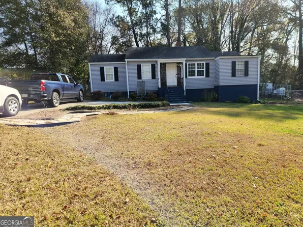 121 Oak Dr, Elberton, GA 30635