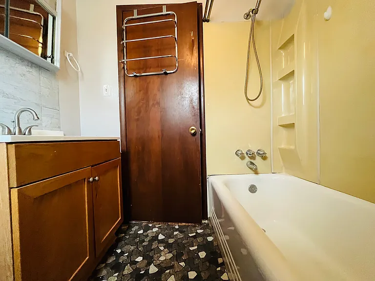703 Laura St — Photo 12