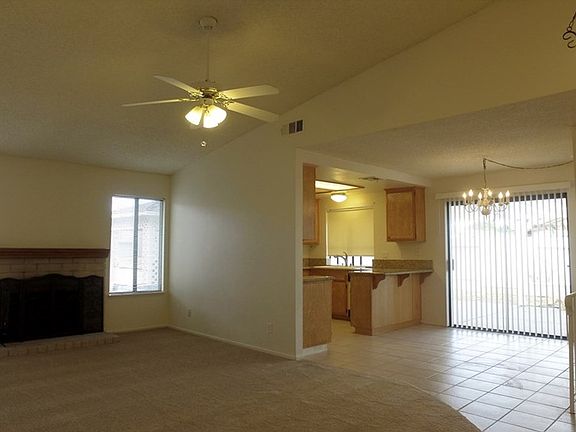 3rd image of 37751 Cottonwood St