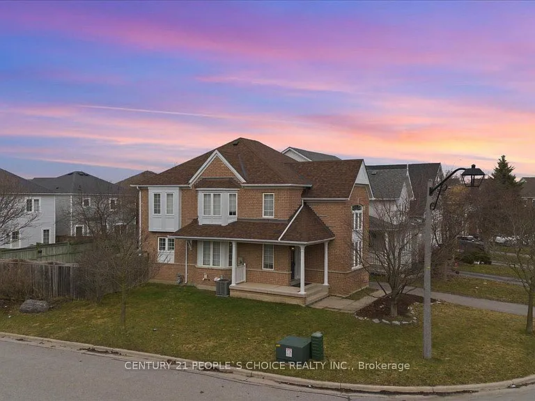 1456 Lyncroft Cres — Photo 7