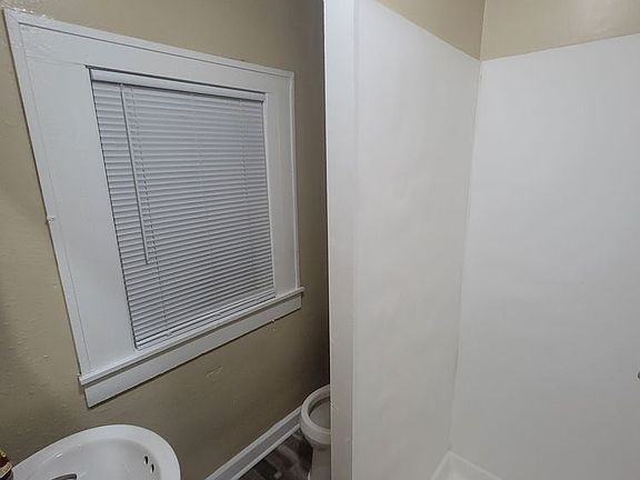 4th image of 1134 W 31st St