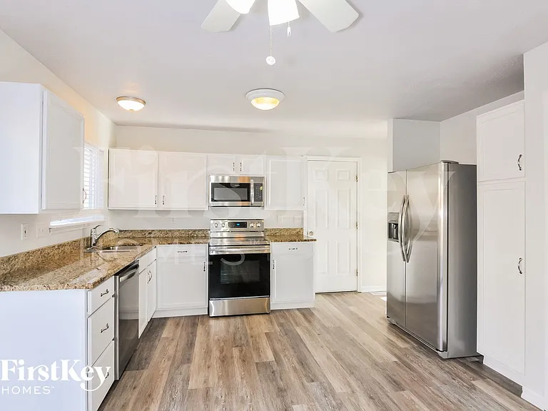209 Royallsprings Pkwy — Photo 7