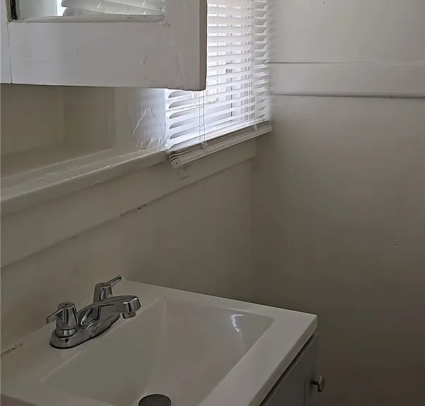 551 W 10th St #10 — Photo 8