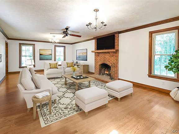 2nd image of 1241 Eastern View Ln