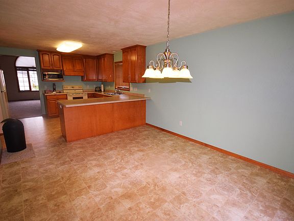 3rd image of 2526 Bruce Ct