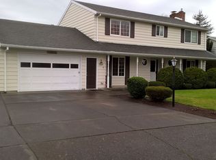 1340 NE Birchaire Ln, Hillsboro, OR 97124