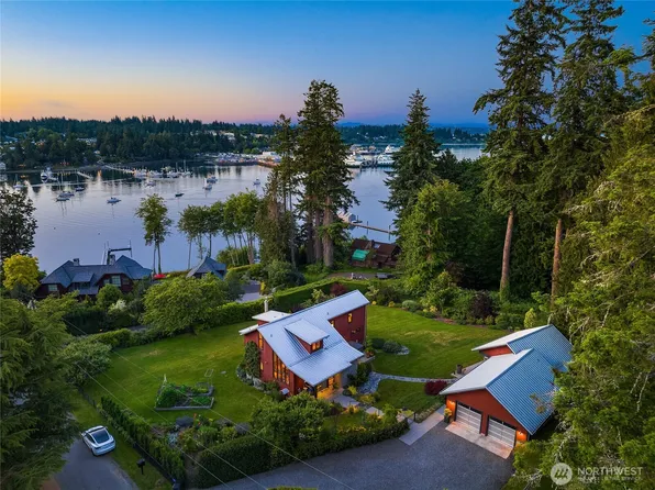 6017 Rose Loop NE, Bainbridge Island, WA 98110