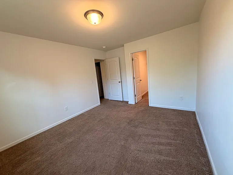 948 Brentwood Park Ln — Photo 43