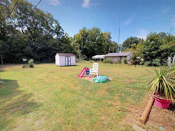 3rd image of 923 Hannah Ave