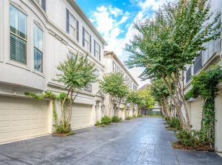 194 Oak Place Dr, Houston, TX 77006