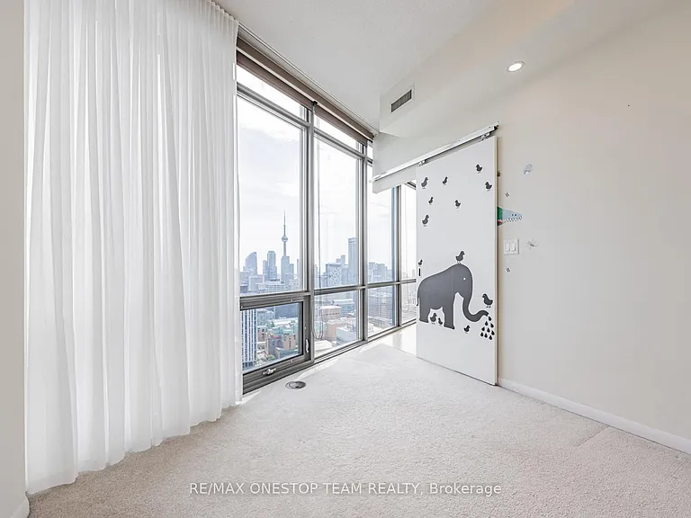 832 Bay St #4110 — Photo 18