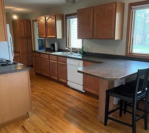5th image of 8501R Virginia Cir N