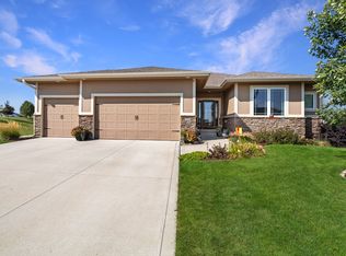 325 NE Hawk Cir, Waukee, IA 50263