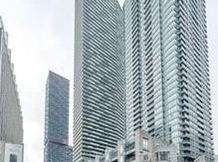 2221 Yonge St #5604, Toronto, ON M4S 0B8