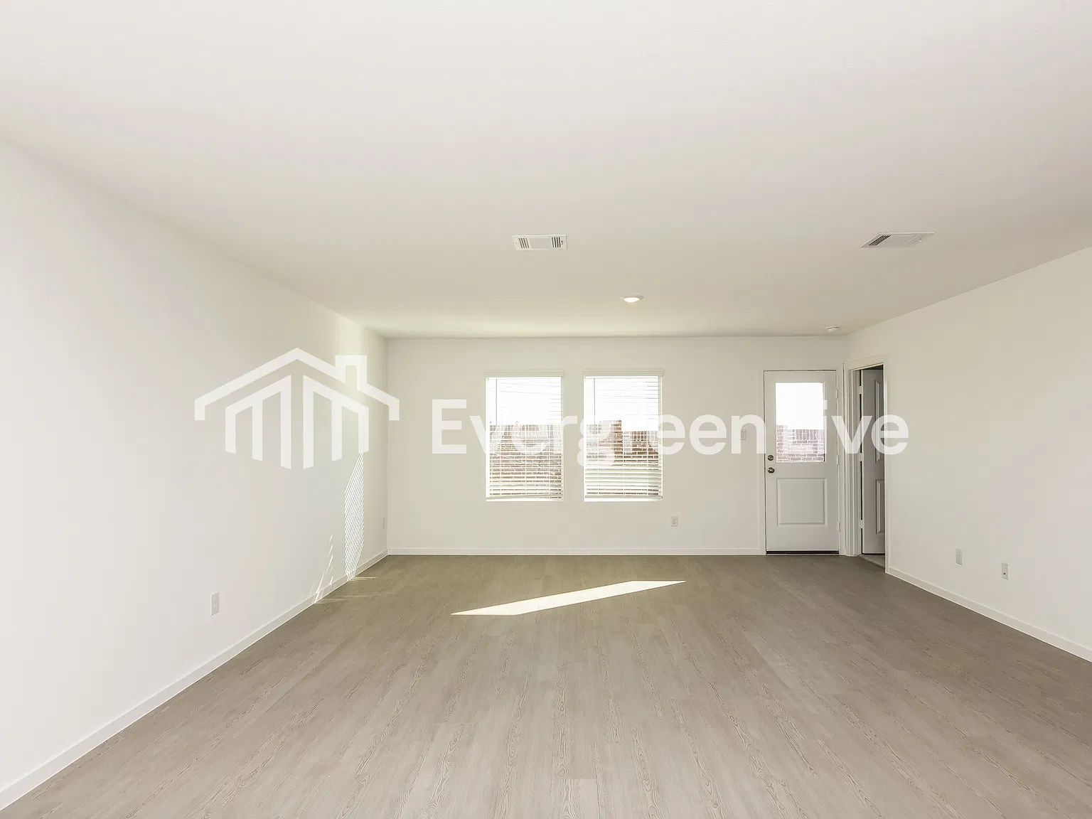 4 bed, 2.0 bath, 1667 sqft, $1,845 — Photo 3