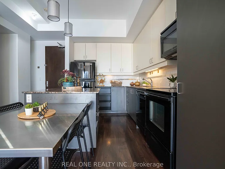 191 King St S #703 — Photo 5