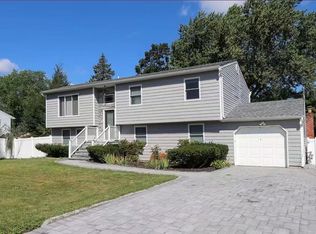 335 Gillette St, Dix Hills, NY 11746