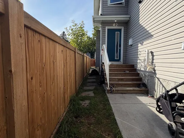 11442 82nd St NW, Edmonton, AB T5B 2V4