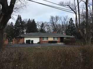 830 Becker Rd, Glenview, IL 60025